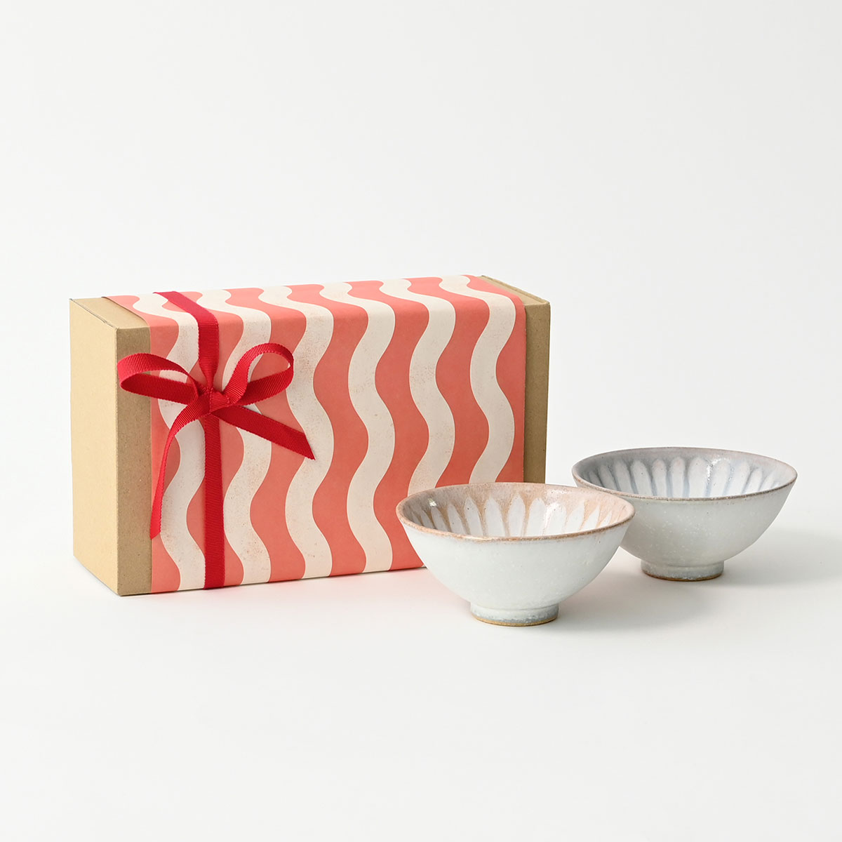 食卓に花を咲かせる 美濃焼 花のお茶碗ペアセット｜HESTA LIFE限定ギフト