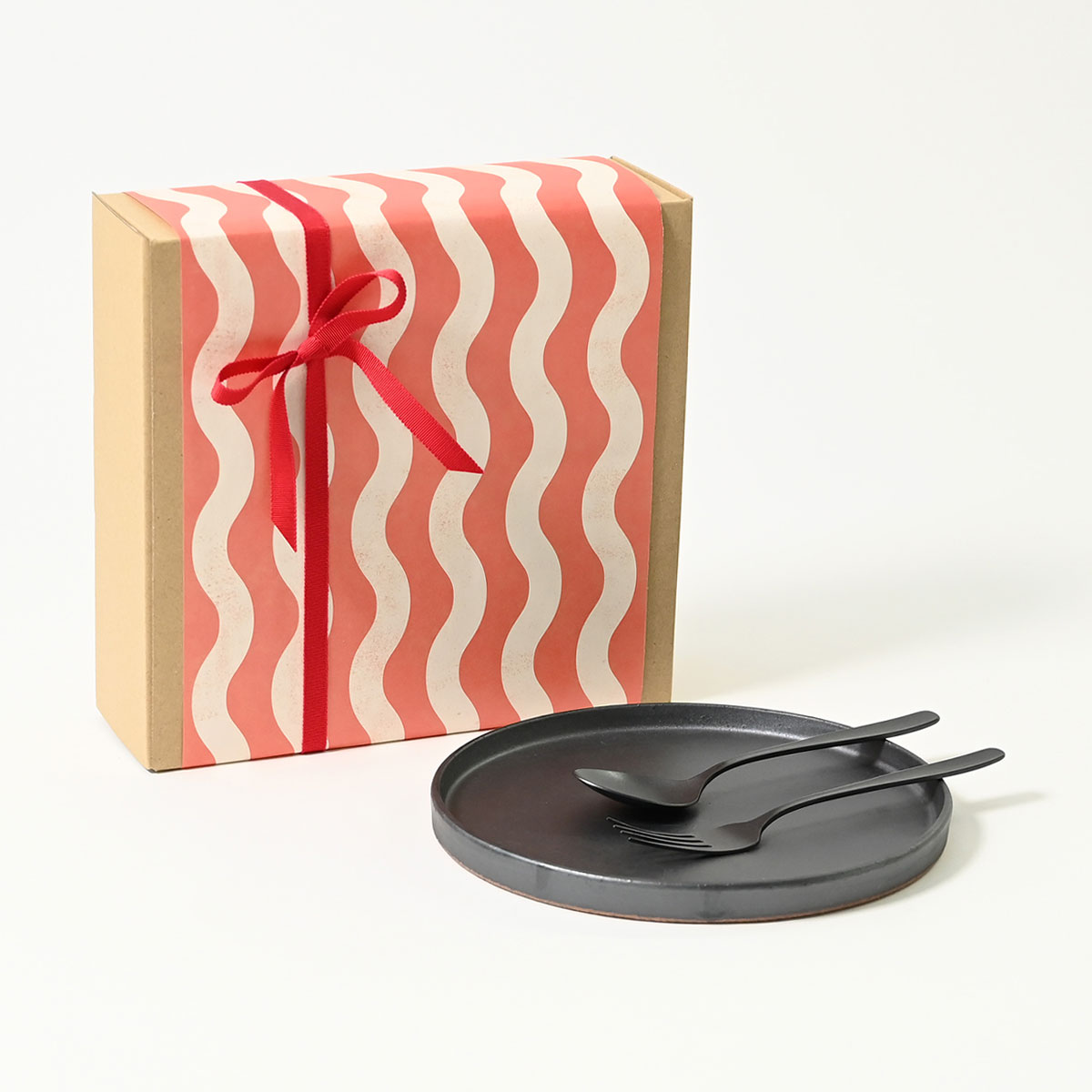 KUROのうつわで整える、大人のワンプレートセット｜HESTA LIFE限定ギフト