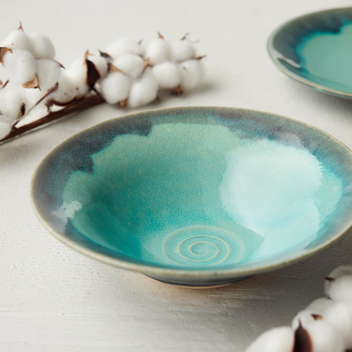 こぼれ落ちる雪の煌めき しづり雪 リムボウル φ24cm｜信楽四季彩陶 －大寒