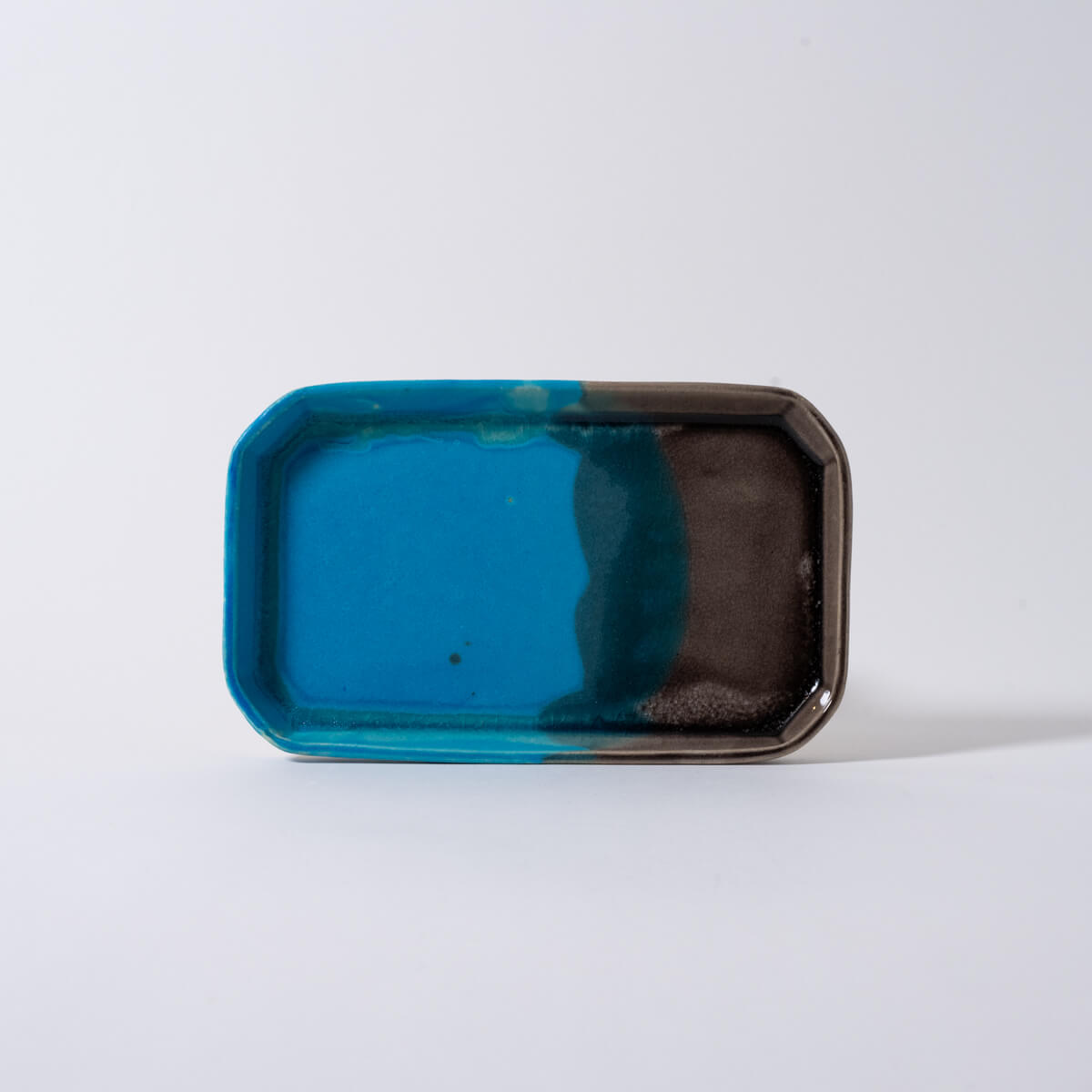 【信楽イマジン】運命の1枚との出会い、個性豊かな彩りのうつわ