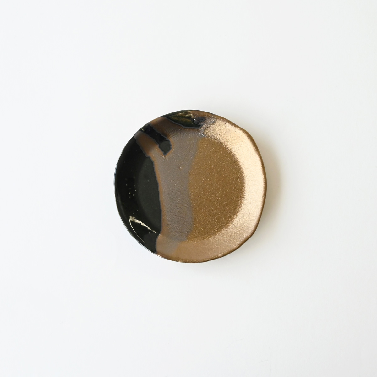 【信楽イマジン】運命の1枚との出会い、個性豊かな彩りのうつわ