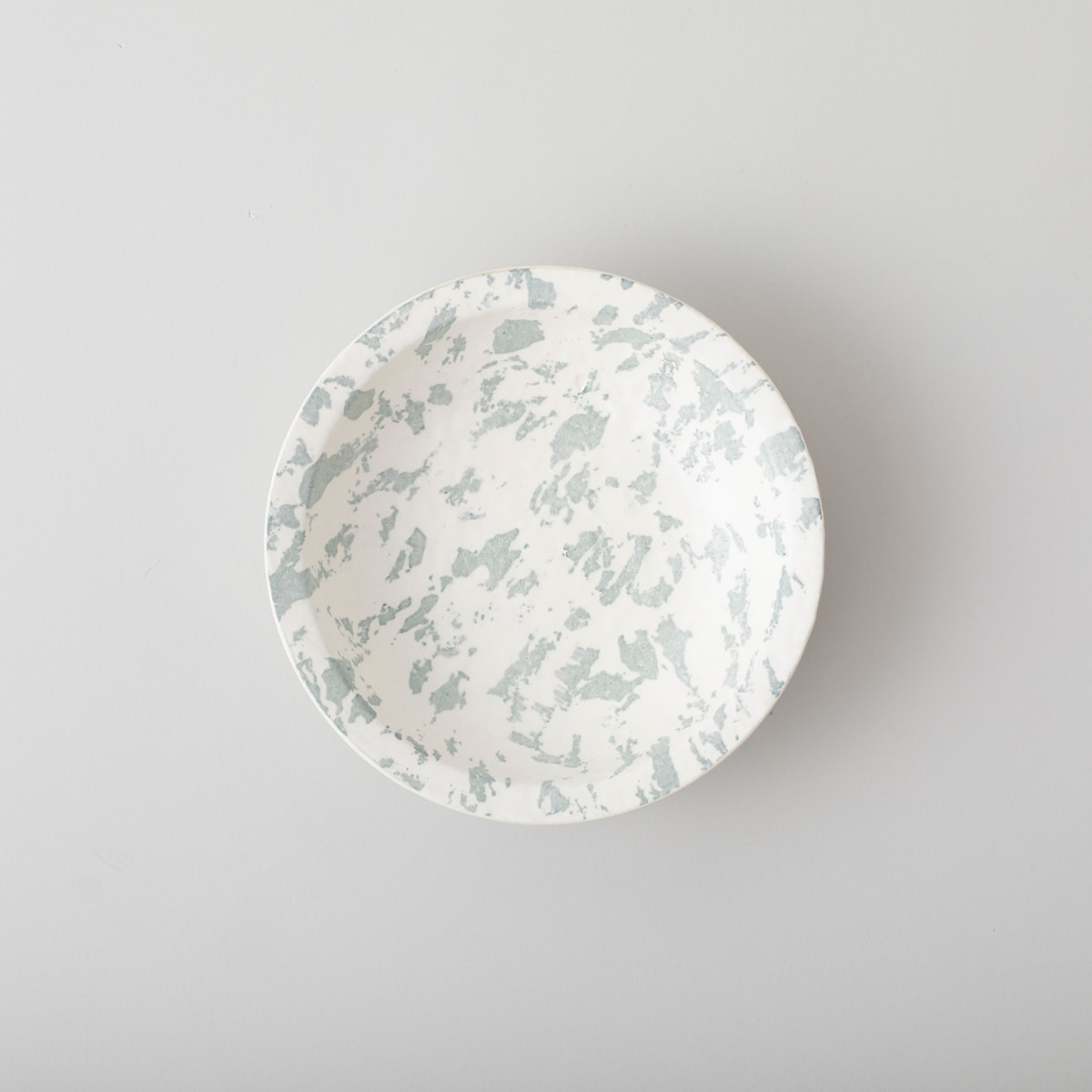 【波佐見焼】BARBAR  mandala リム鉢  21.5cm  斑雪（まだらゆき)