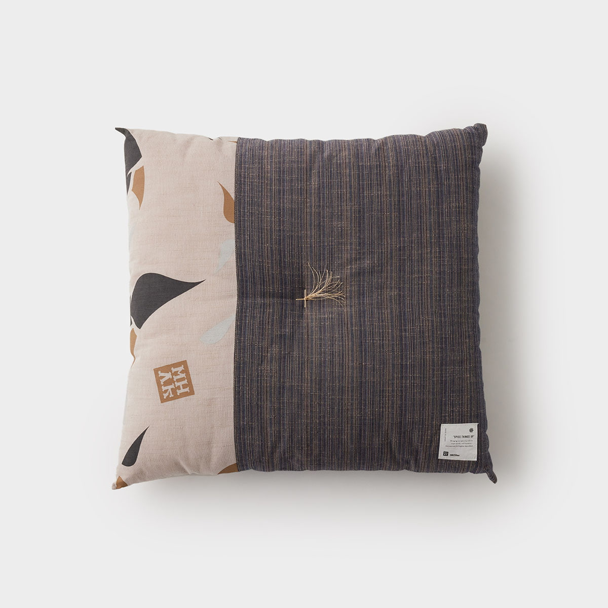 MHAK×OMUSUbee 会津木綿 座布団 クッション ベージュ/Beige　16,500円 （税込）