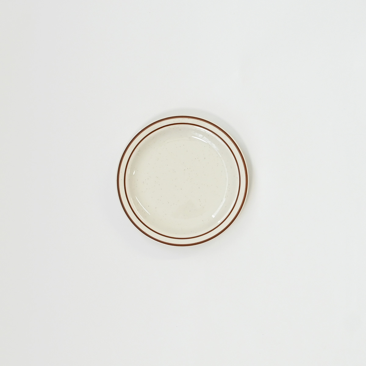 食卓に馴染むレトロライン ブレッドプレート φ16.5cm｜TUXTON - Bahamas（バハマ）