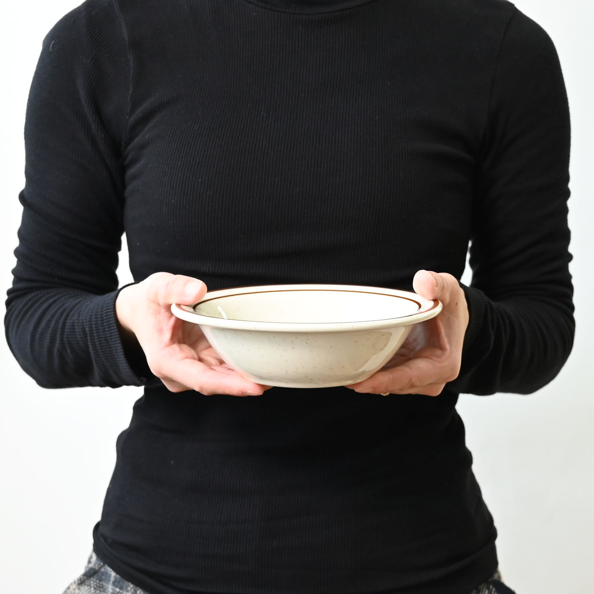 食卓に馴染むレトロライン シャローボウル φ17cm｜TUXTON - Bahamas（バハマ）