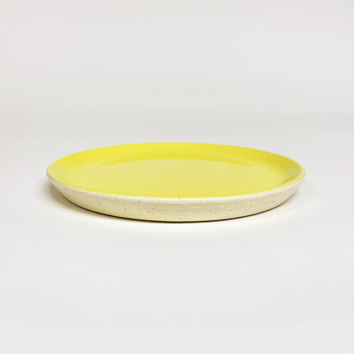 貫入の味わいを楽しむソーサー 16cm（イエロー）｜THE HARVEST - CRAZE（クレイズ）