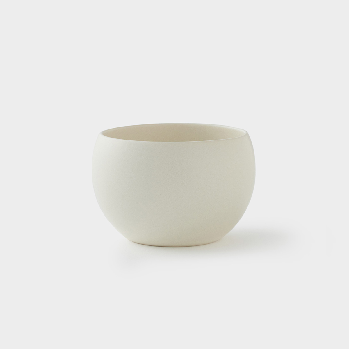 ほっこりと手になじむ 美濃焼のカップ 小 130ml - 白｜SALIU 結 -YUI-