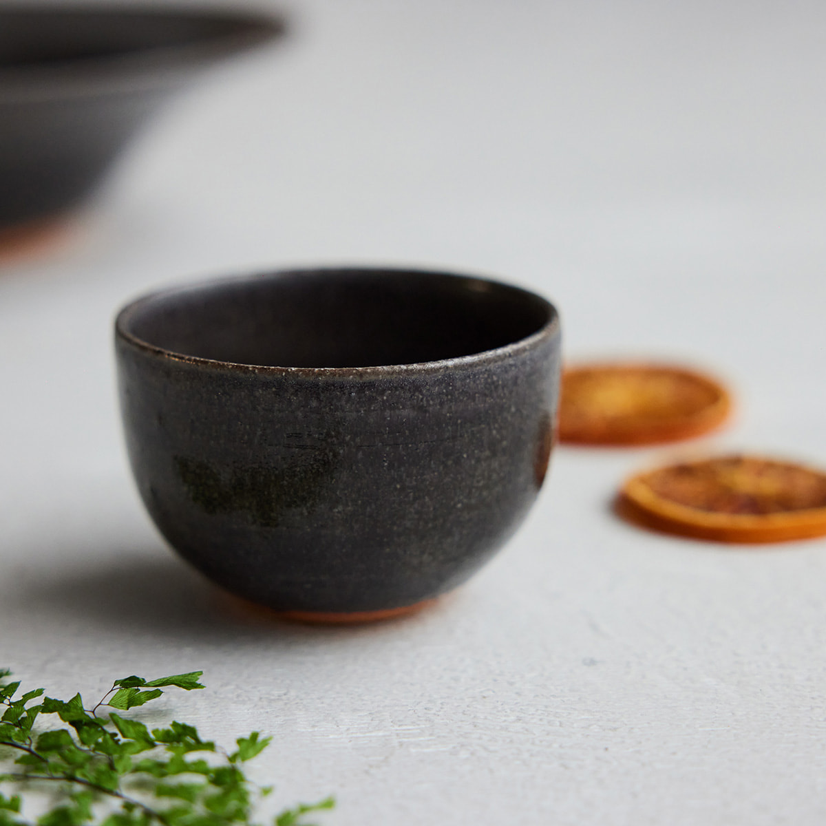 霧に揺れる春のひかり　朧月 （おぼろづき）小鉢 φ8cm｜信楽四季彩陶 －春分