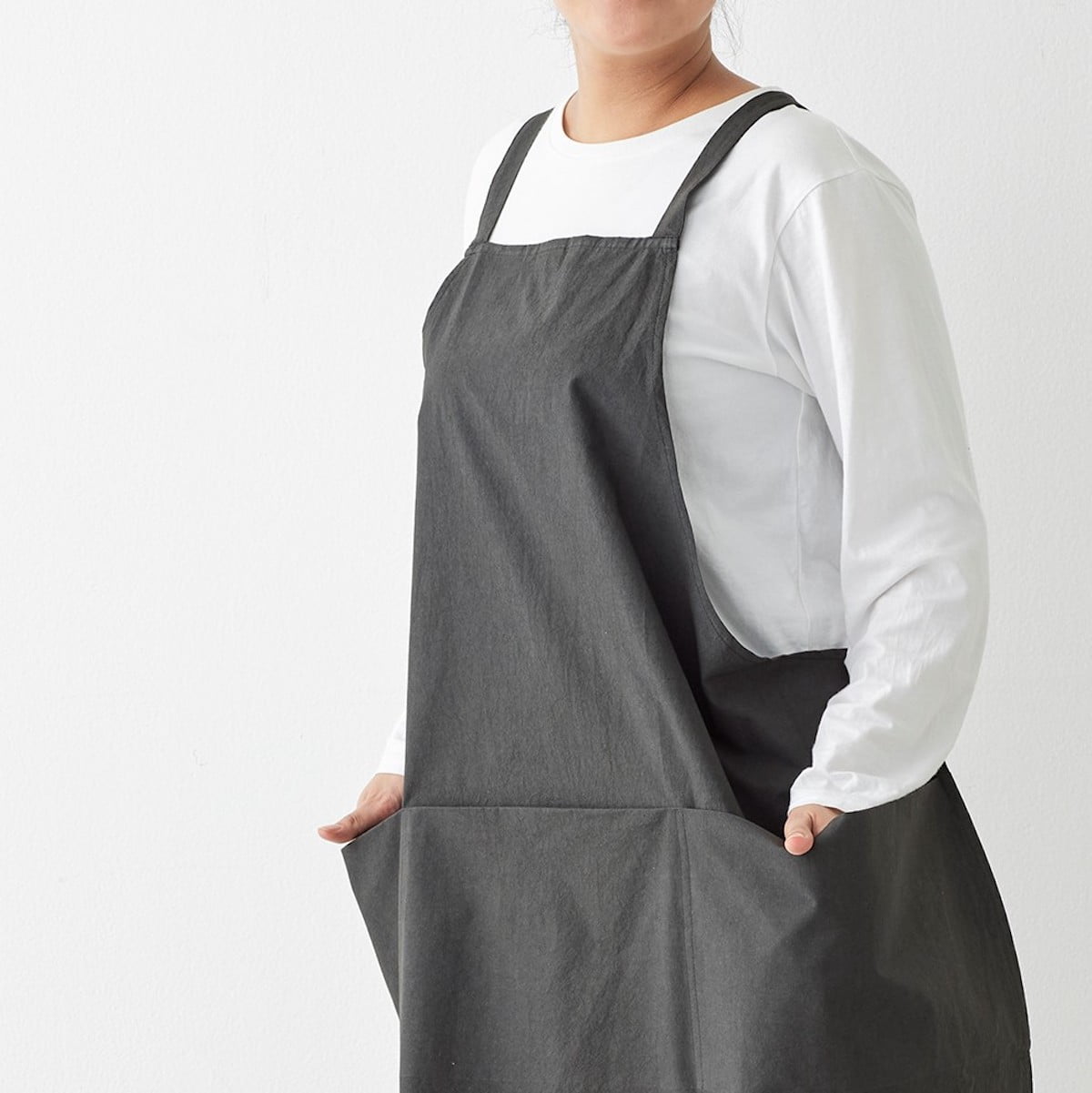男女兼用 動きやすいバッククロスチムニーエプロン ブラック｜SUNNY LOCATION