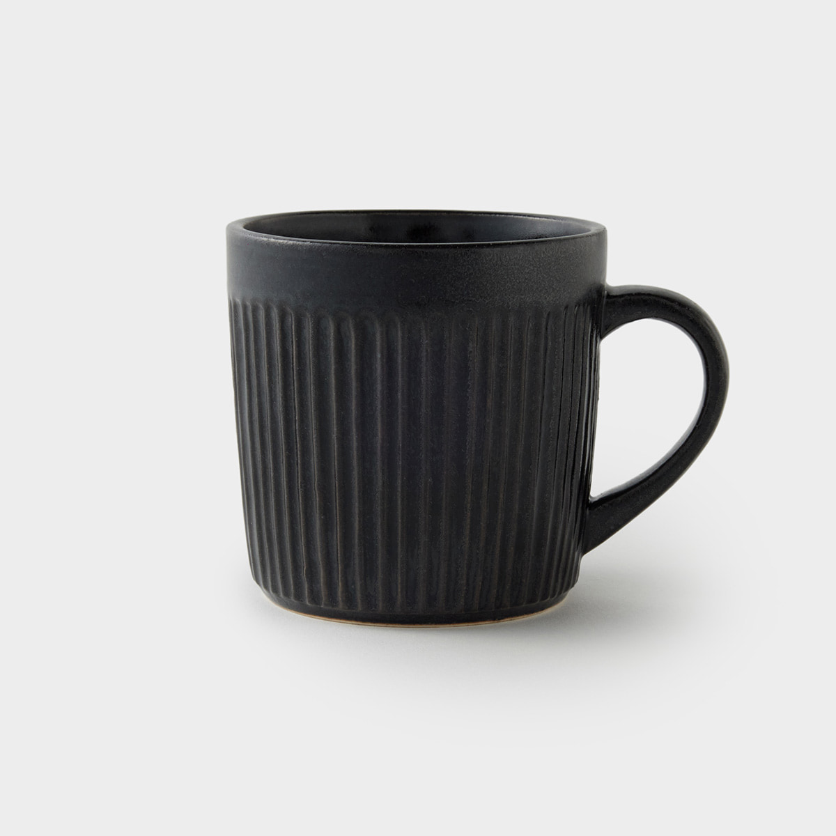 モダンなうつわと楽しむ、カフェタイム