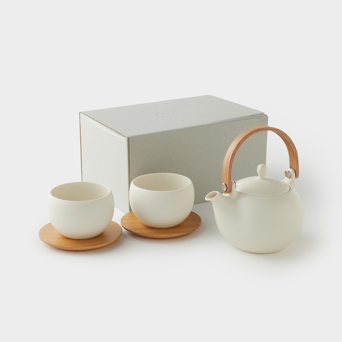 ほっこりと手になじむ　美濃焼の急須と湯呑みのギフトセット 330ml（白）｜SALIU 結 -YUI-