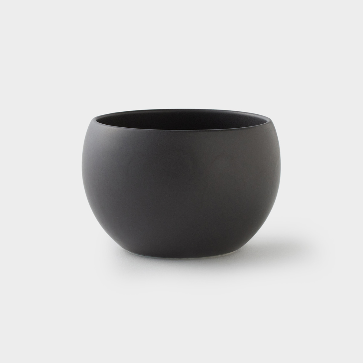 ほっこりと手になじむ　美濃焼のカップ 大 230ml（墨）｜SALIU 結 -YUI-