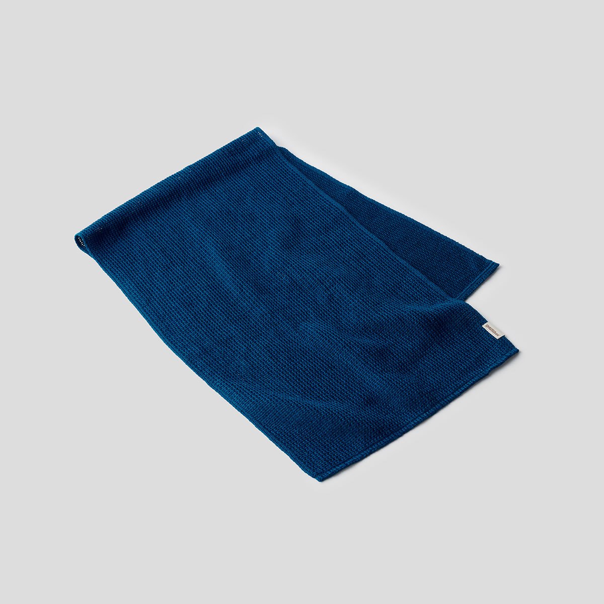 なめらかな洗いごこち ビビットカラーのラッセルタオル（ネイビー）｜From Yamagata