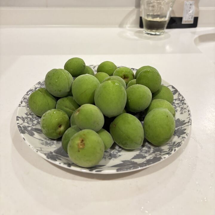 家族で楽しむ初夏の梅仕事
