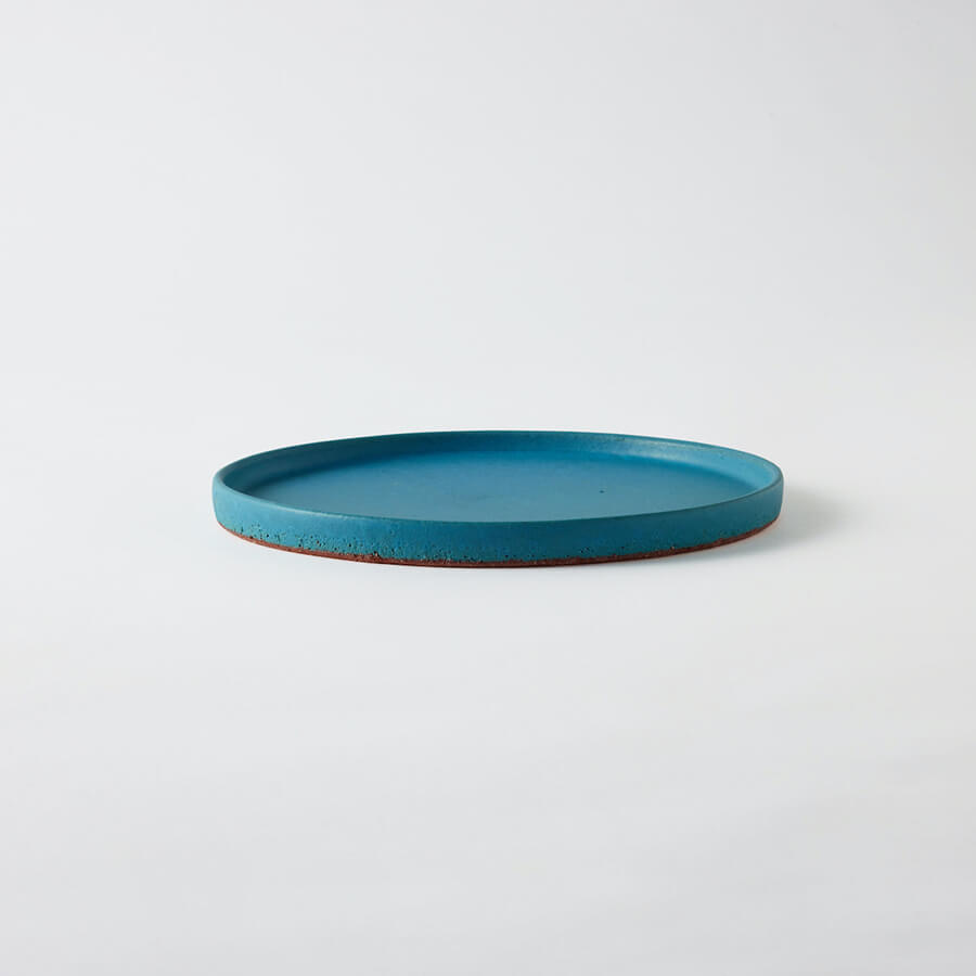 各地で集めた焼き物たち