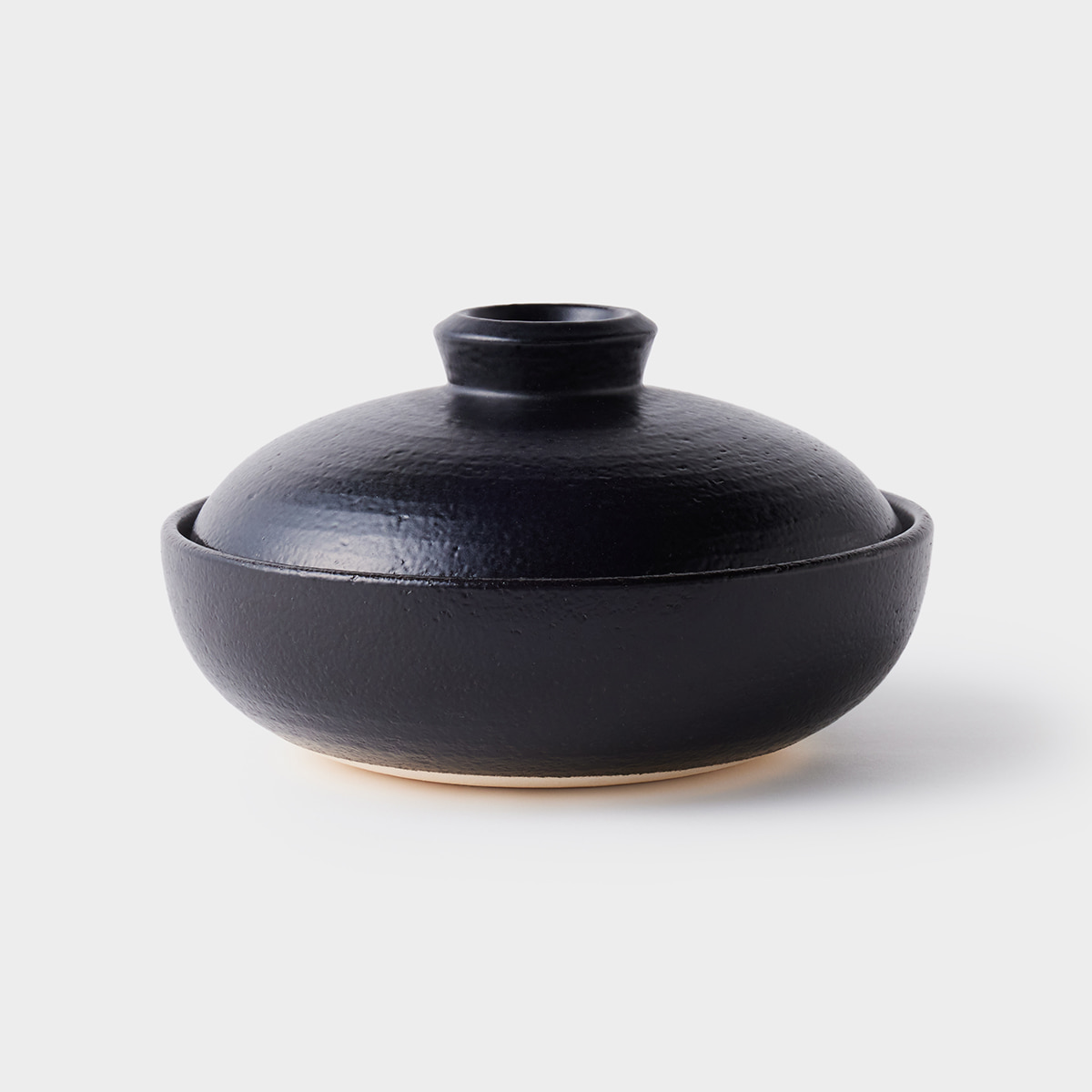 【日常茶飯器】黒 7.5号平鍋(持ち手なし) 萬古焼 24cm　7,150 円 （税込）