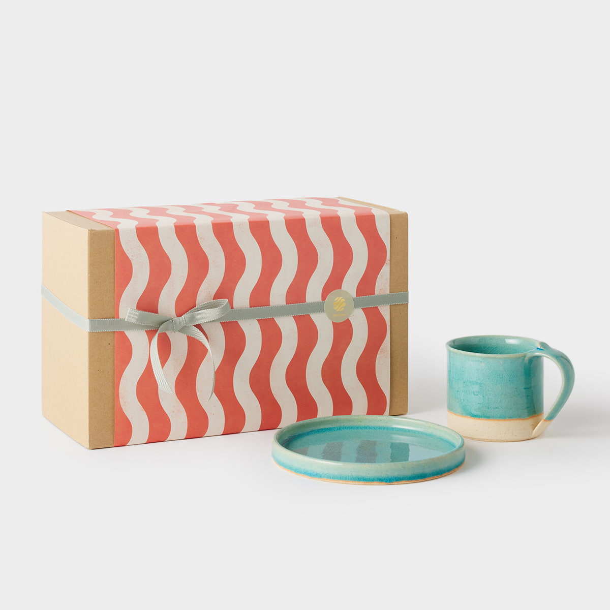 〈予約商品：5月上旬出荷〉和洋どちらにも合う クレイズのマグカップ＆切立皿 ブルーセット｜HESTA LIFE限定ギフト