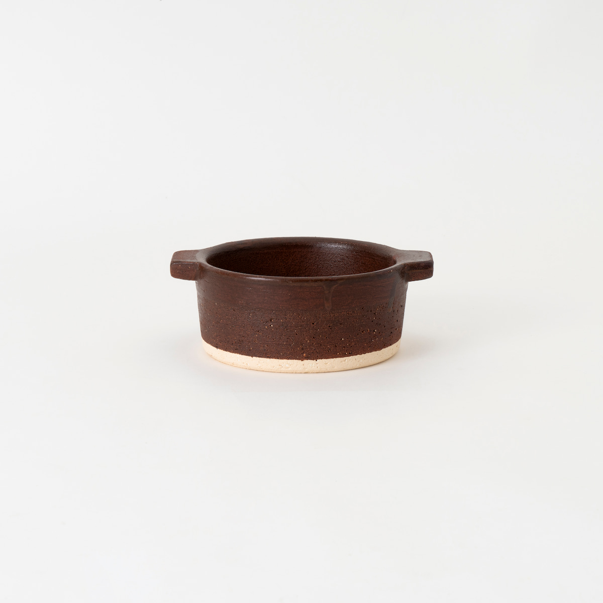 各地で集めた焼き物たち