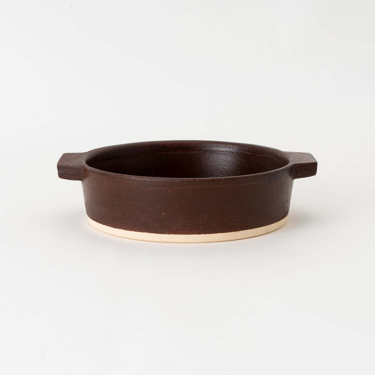 各地で集めた焼き物たち