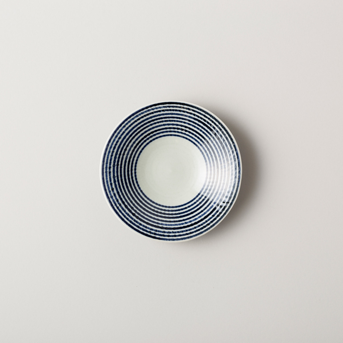 【波佐見焼】BARBAR 藍駒 中皿 18.2cm