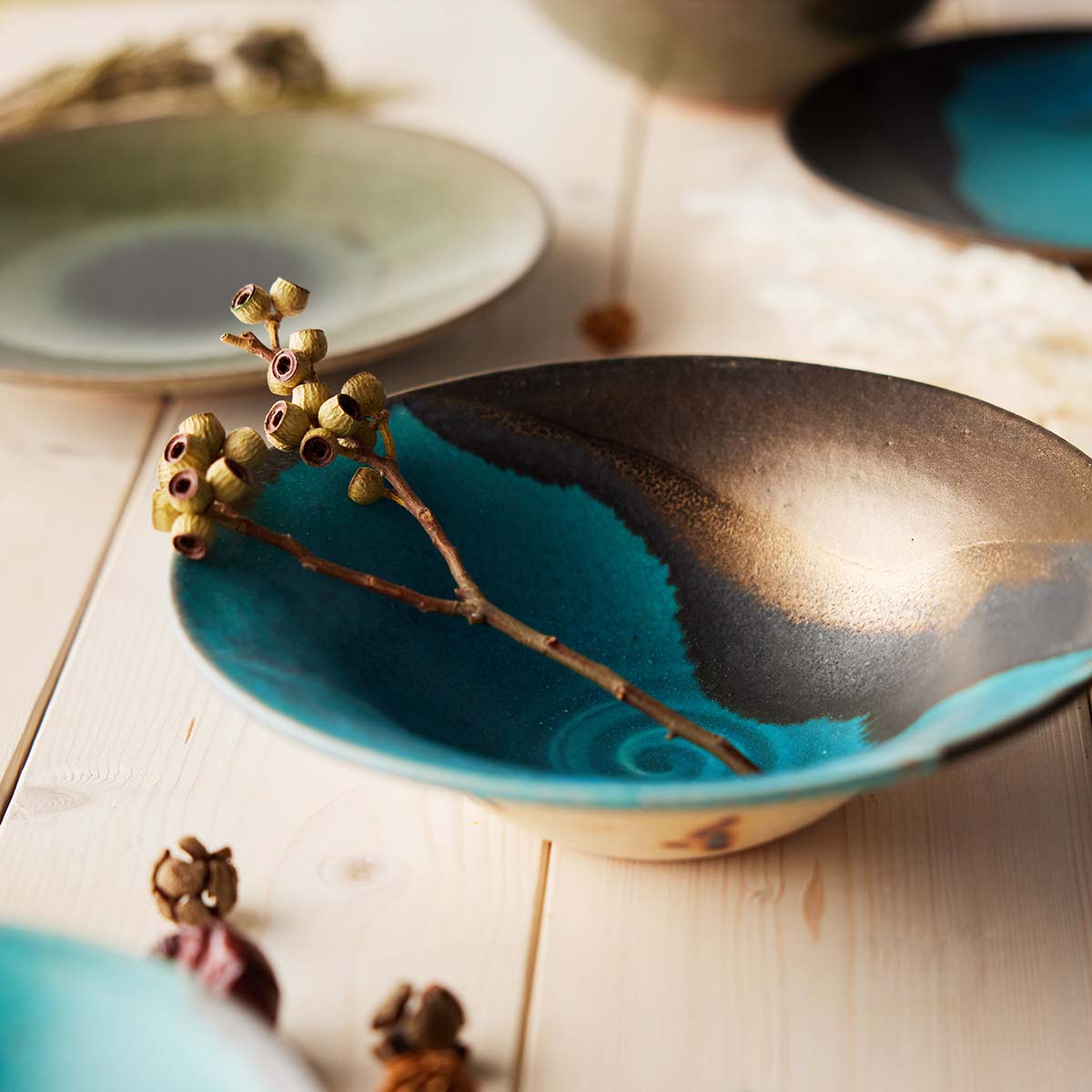 秋晴れに揺れる黄金　穂芒 （ほすすき）リムボウル φ24cm｜信楽四季彩陶 －寒露