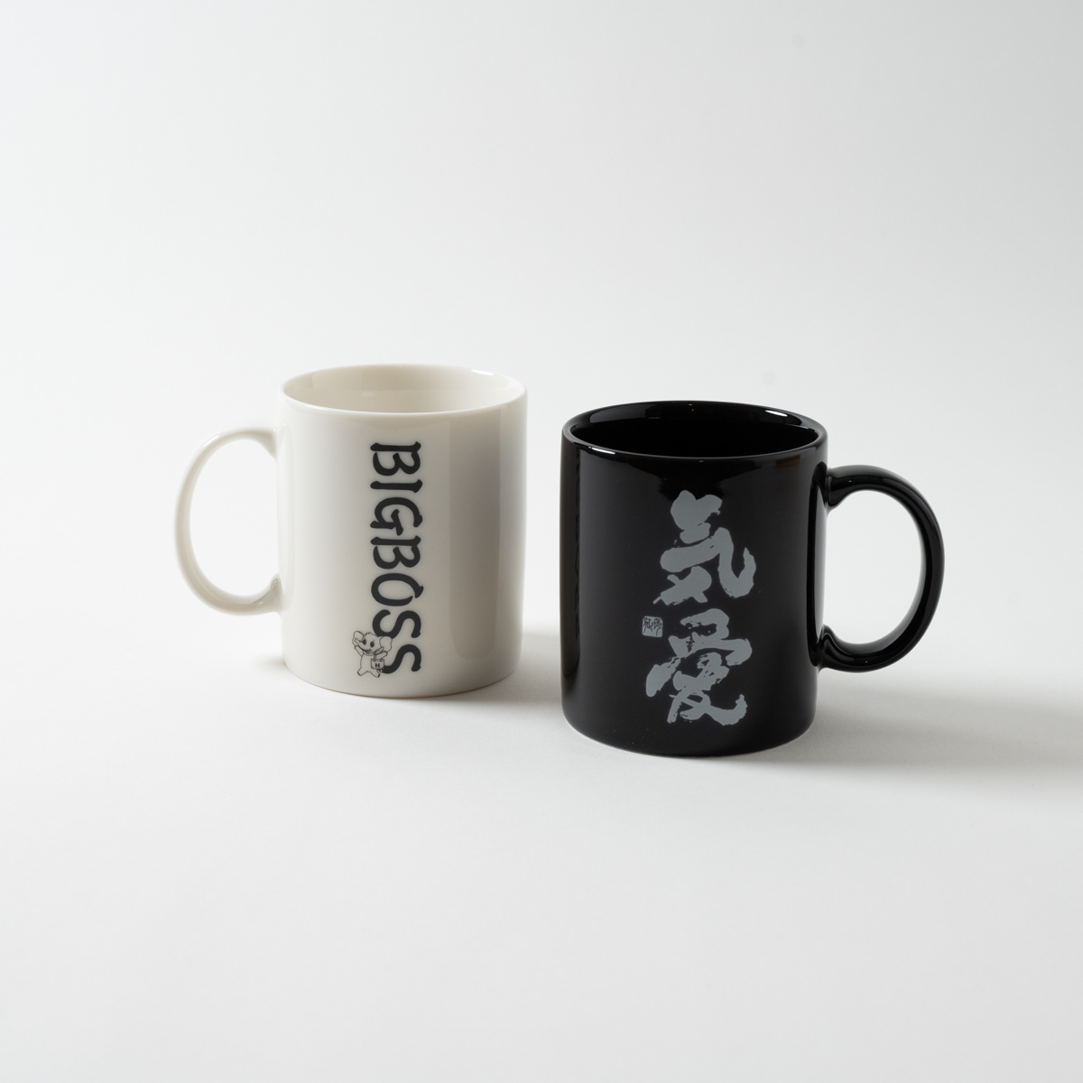 【予約販売｜11月上旬入荷予定】BIG BOSS新庄剛志監督×中山秀征書き下ろし「気愛」マグカップ ホワイト/ブラック　2,640 円 （税込）