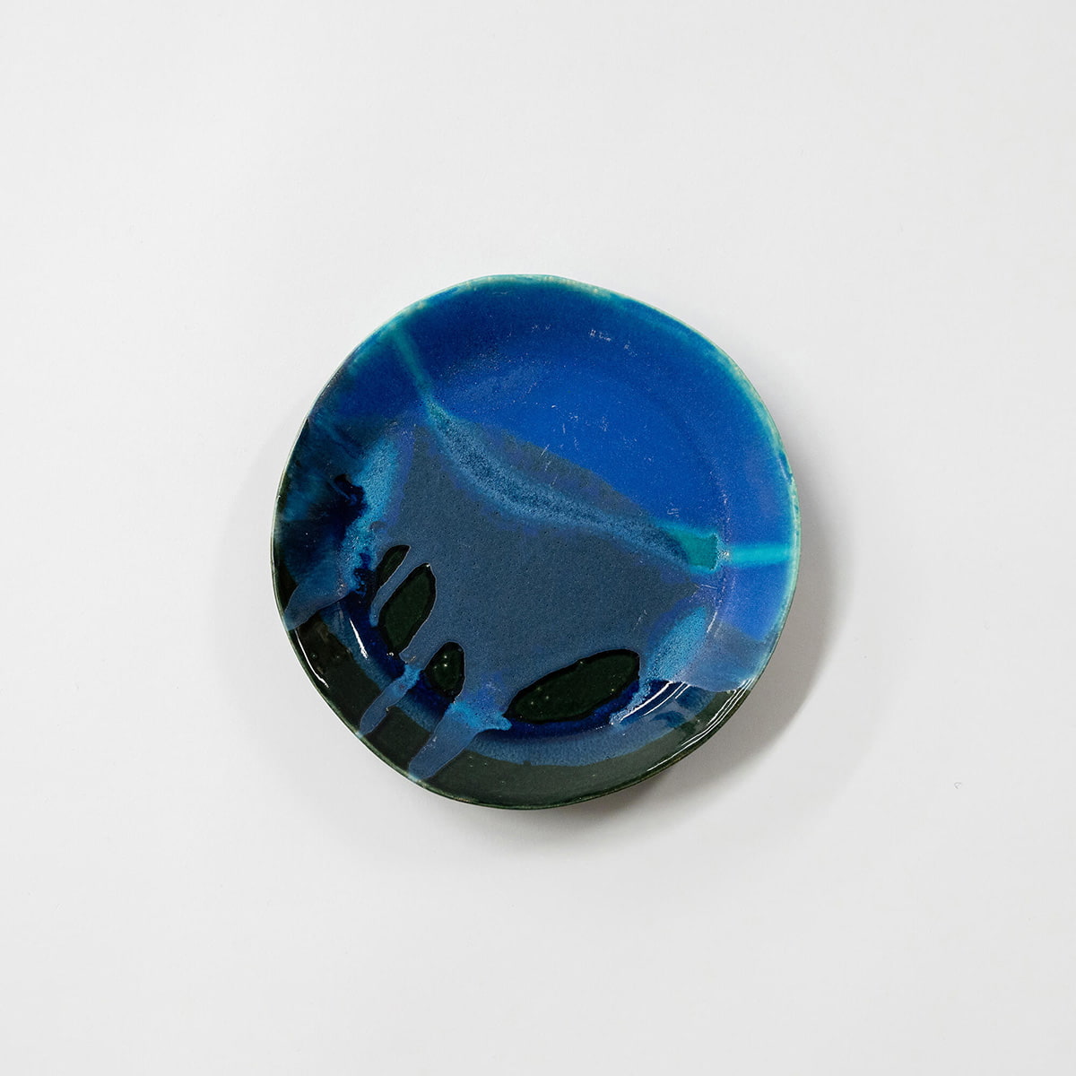 【信楽イマジン】運命の1枚との出会い、個性豊かな彩りのうつわ