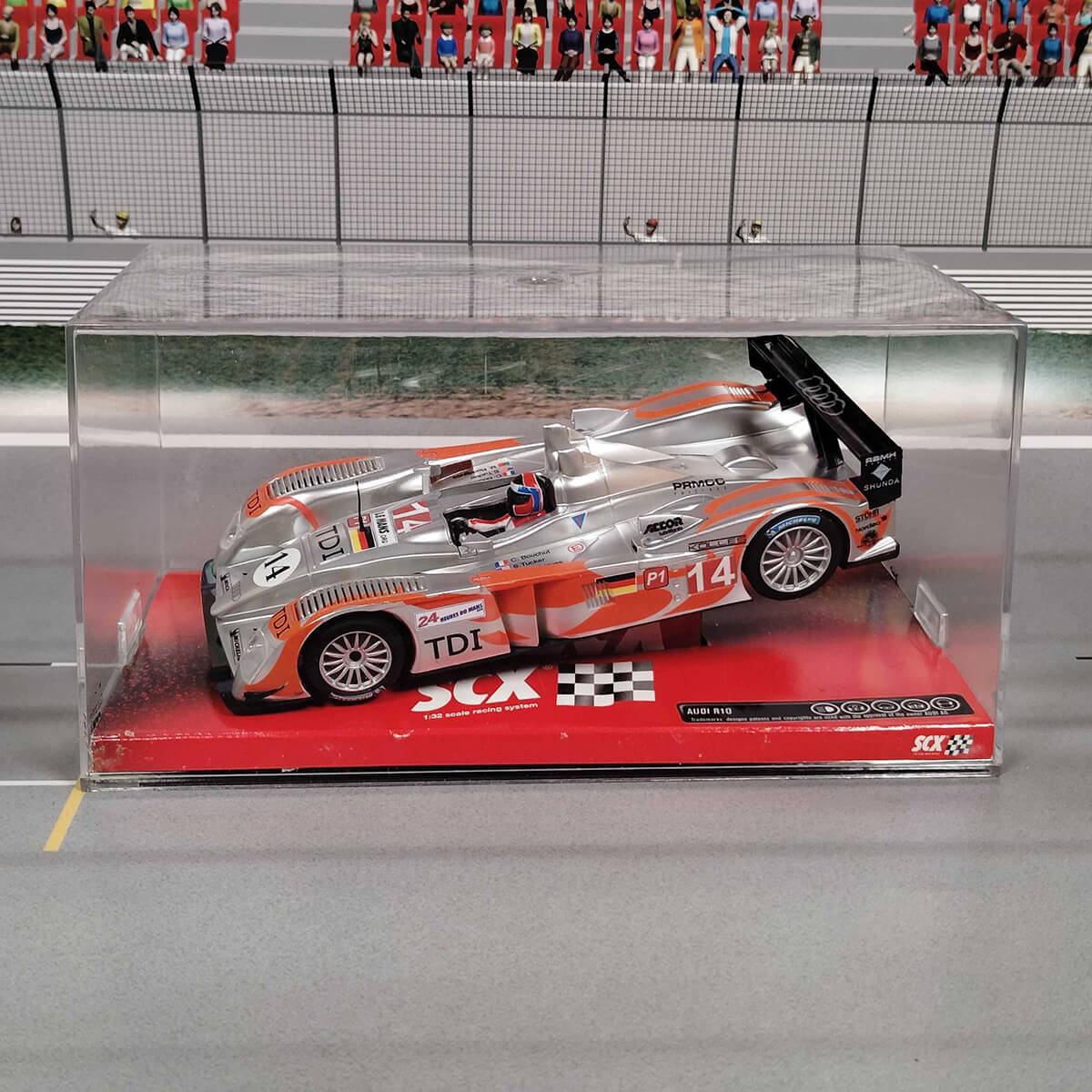 1/32スロットカー Audi R10 Le Mans 2010 Team Kolles｜ザ グランリゾート エレガンデ淡路島セレクト