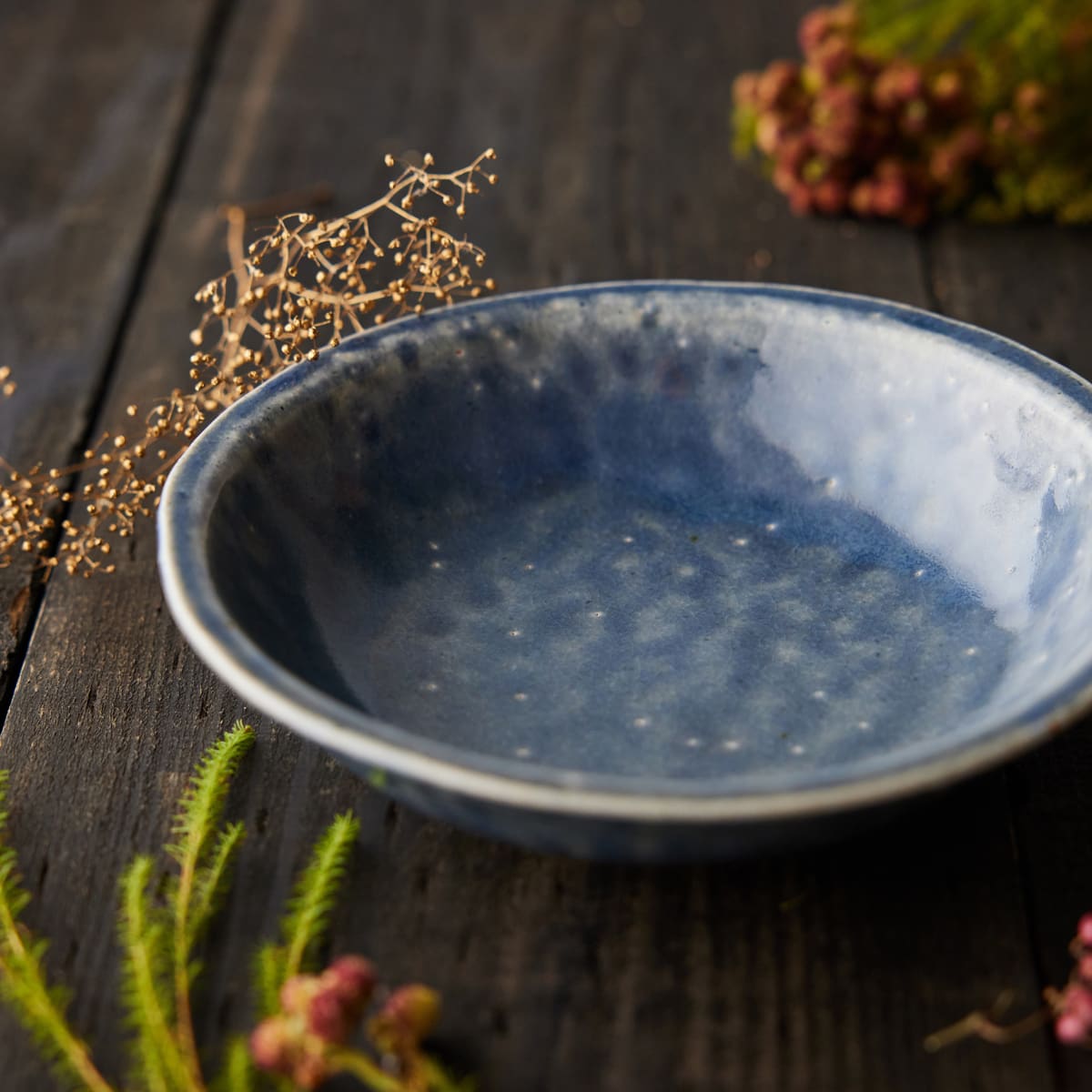 澄み渡る冬の海と風　蒼海（そうかい）中深皿 φ20cm｜信楽四季彩陶 －冬至