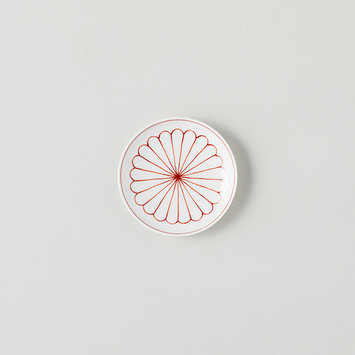 【波佐見焼】BARBAR 和文/赤 小皿 菊弁文