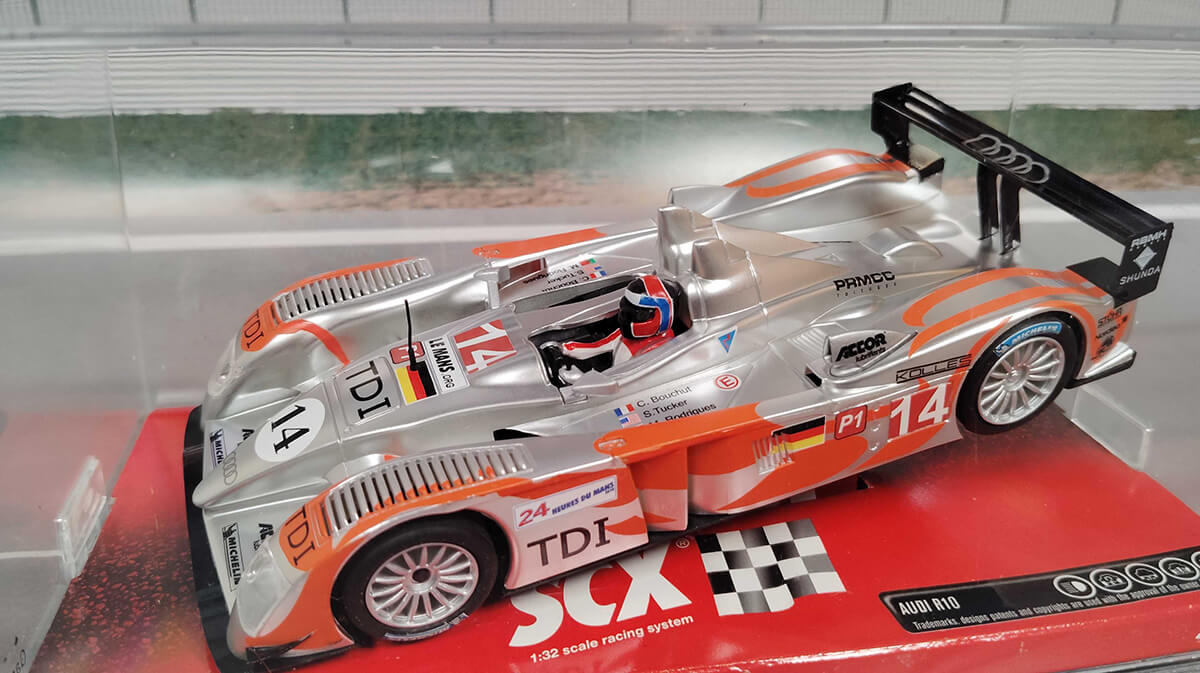 1/32スロットカー Audi R10 Le Mans 2010 Team Kolles