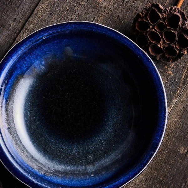 深紺に瞬く冬の星 寒昴（かんすばる）中深皿 φ20cm｜信楽四季彩陶 －小寒