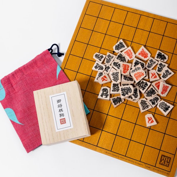 日本のいいもの 山形・天童の将棋駒（将棋盤/駒/巾着セット）｜MHAK