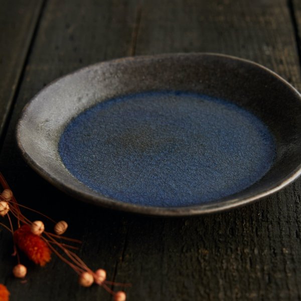 霧に揺れる春のひかり　朧月 （おぼろづき）平皿 φ18.8cm｜信楽四季彩陶 －清明