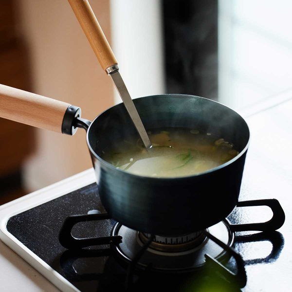今日を元気にするお味噌汁パン 16cm｜藤田金属 | HESTA LIFE store