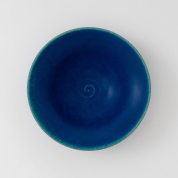 料理を引き立てる琵琶湖ブルーのリムボウル 24cm｜THE HARVEST - BLUE