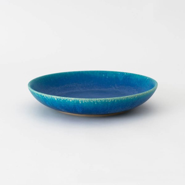 料理を引き立てる琵琶湖ブルーの深皿 25cm｜THE HARVEST - BLUE VELVET