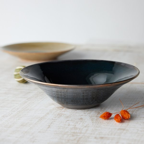 新緑を濡らす初夏の色 翠雨（すいう）リムボウル φ24cm｜信楽四季彩陶 －夏至