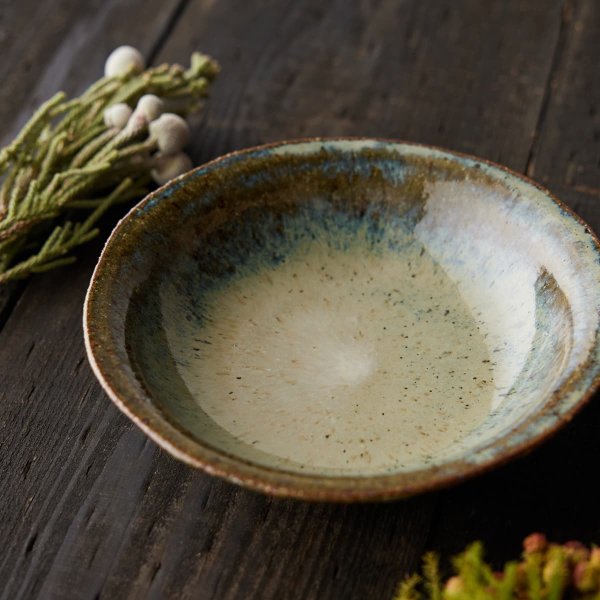 寒風に舞う鳥の気配　寒雲雀（ふゆひばり）中深皿 φ20cm｜信楽四季彩陶 －冬至